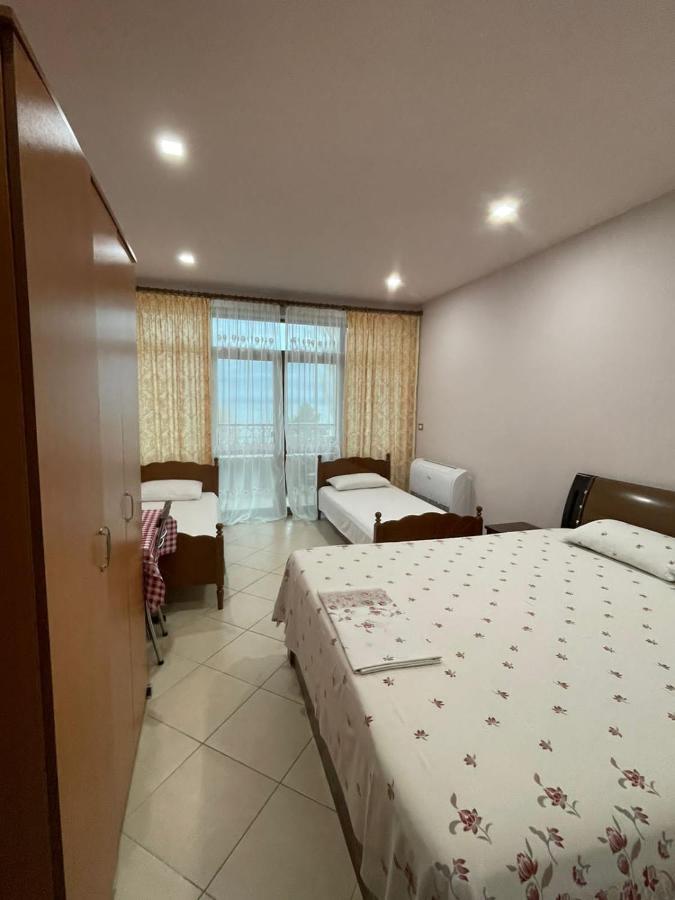 Vila Vadeha โปกราเดซ ภายนอก รูปภาพ