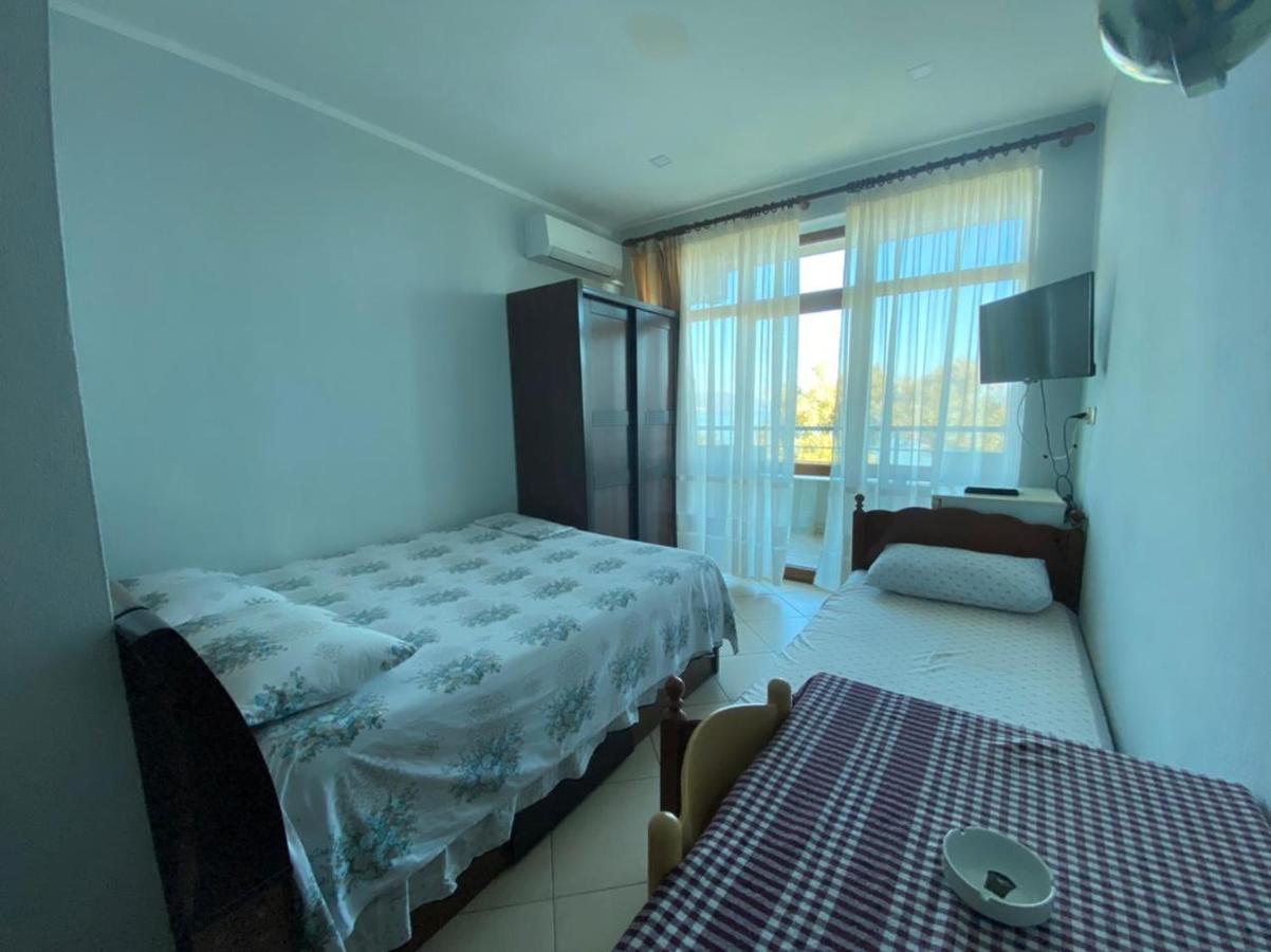 Vila Vadeha โปกราเดซ ภายนอก รูปภาพ