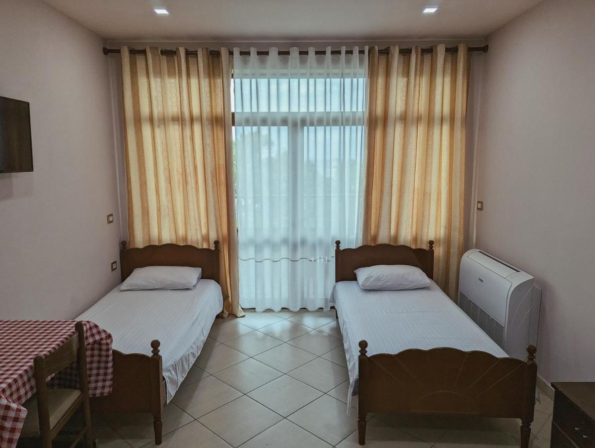 Vila Vadeha โปกราเดซ ภายนอก รูปภาพ