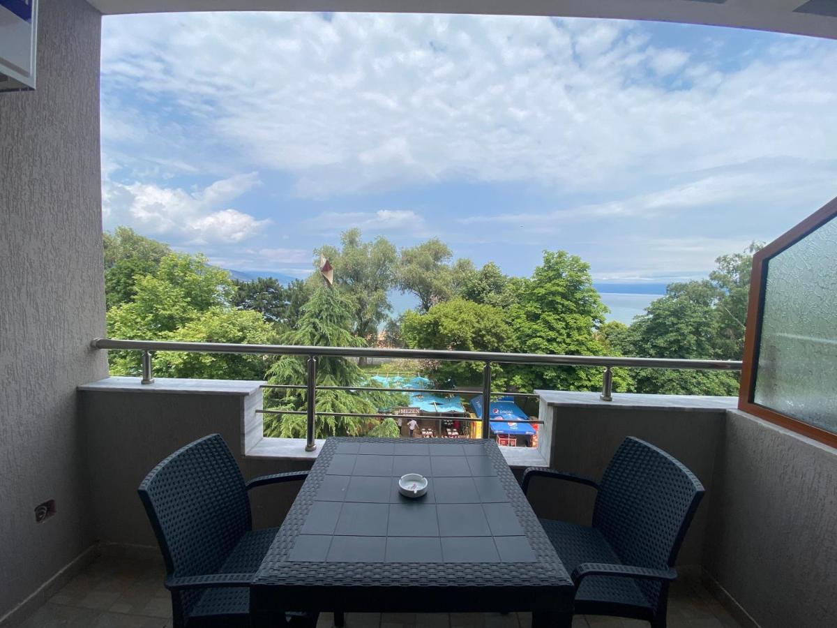 Vila Vadeha โปกราเดซ ภายนอก รูปภาพ